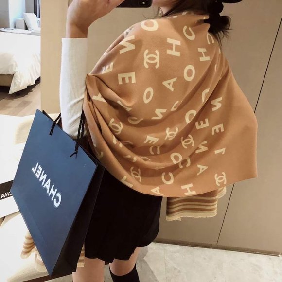 ๐โจAUTHENTICโจ๐CHANEL scarf - Picture 2 of 6